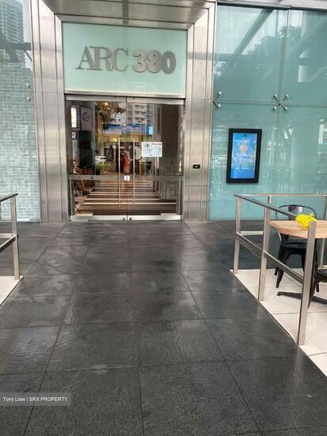 Arc 380 (D8), Office #588606101